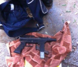  الرملة: ضبط طالبين مشتبهين مع حقيبتي مدرسة بداخلهما كتب وبندقية وذخيرة